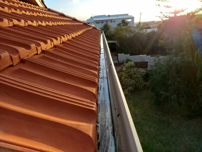 gutter cleaning perth prices